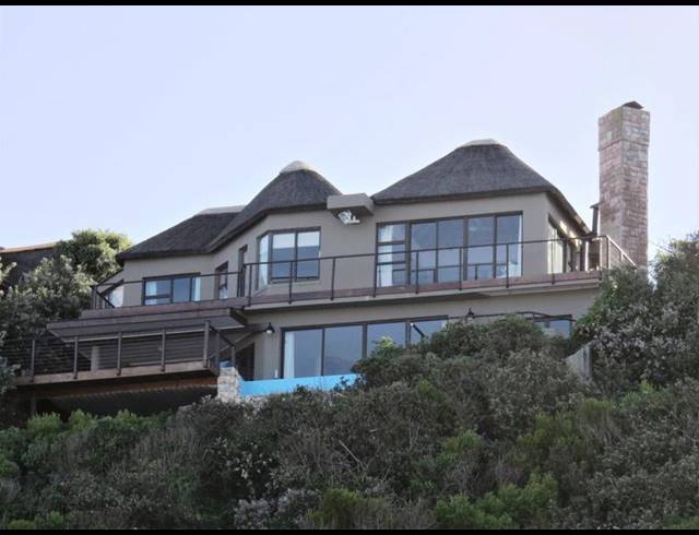 4 BEDROOM HOUSE FOR SALE IN WILDERNESS EAST